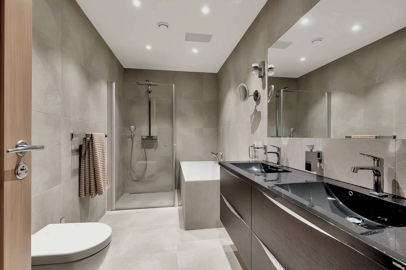 Baderom innredning (integrert lyd og bilde)